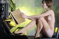 Photo teen art naked russian girl on piano